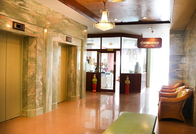 トン タリン ホテル