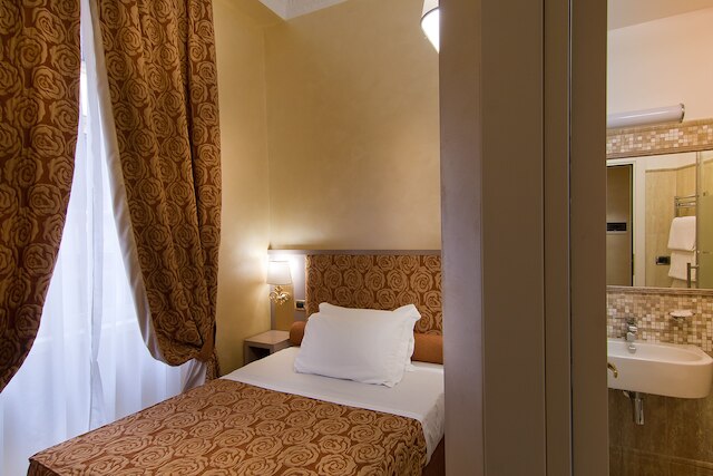 ホテル フェリーニ