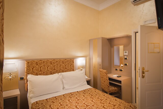 ホテル フェリーニ