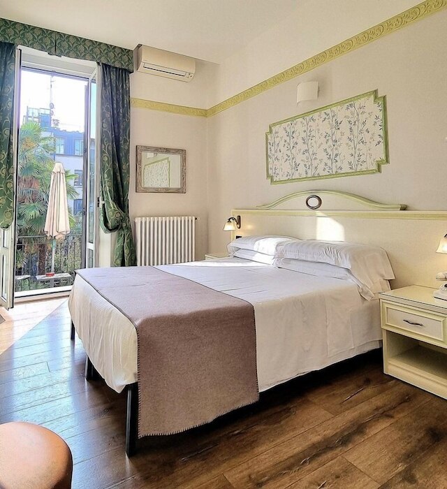 チャーリー ホテル