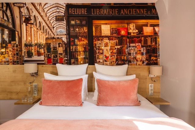 ミッドナイト ホテル パリ