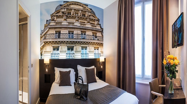 ミッドナイト ホテル パリ