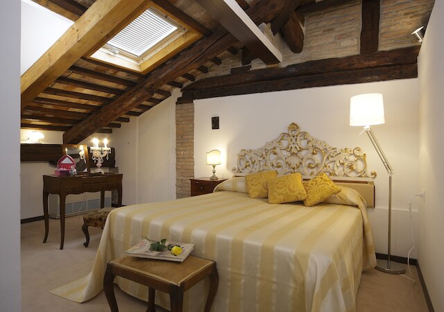 カ デル コンソール