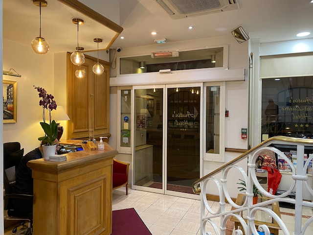 オースティンズ サン ラザレ ホテル