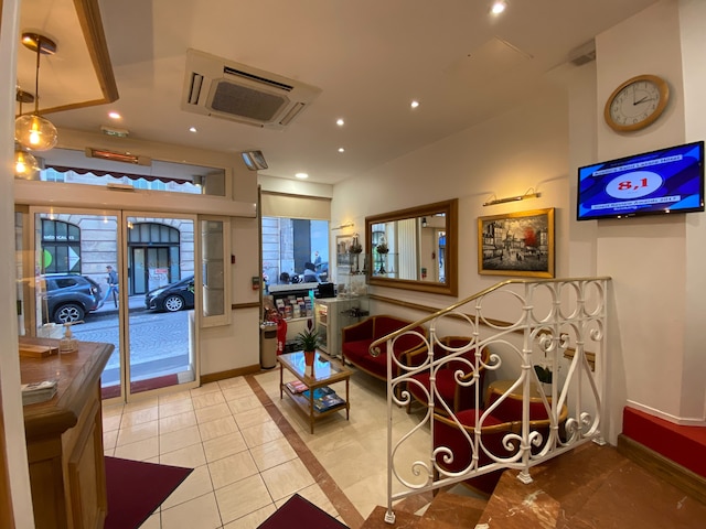 オースティンズ サン ラザレ ホテル