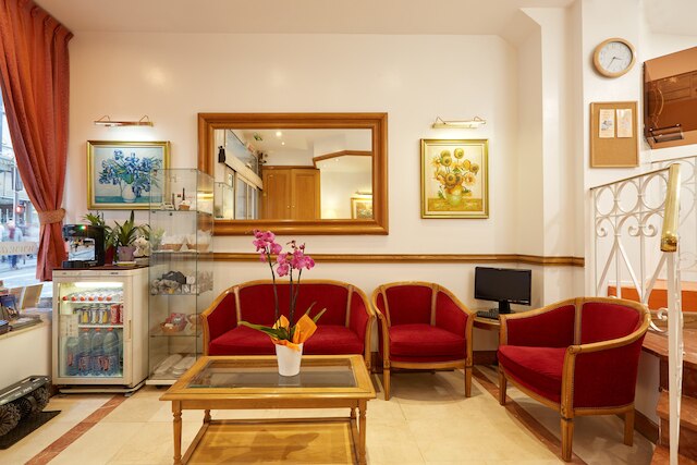 オースティンズ サン ラザレ ホテル