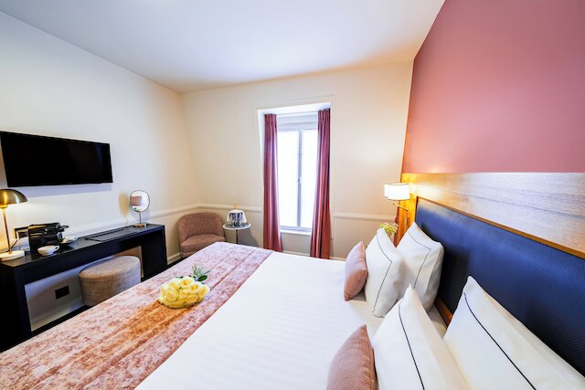 ホテル ル セルクル トゥール エッフェル