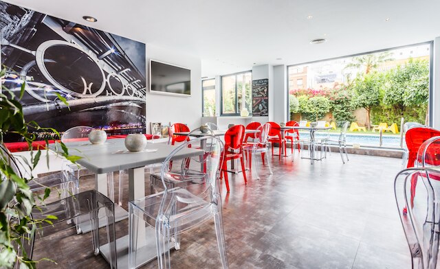 ホテル AACR モンテオリボス