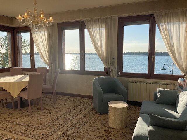 オアシス ラグーン エステート