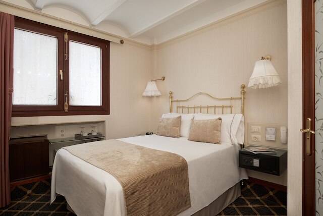 ホテル コンチネンタル パラセーテ