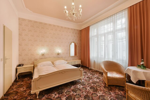 ホテル ペンション バロネッセ