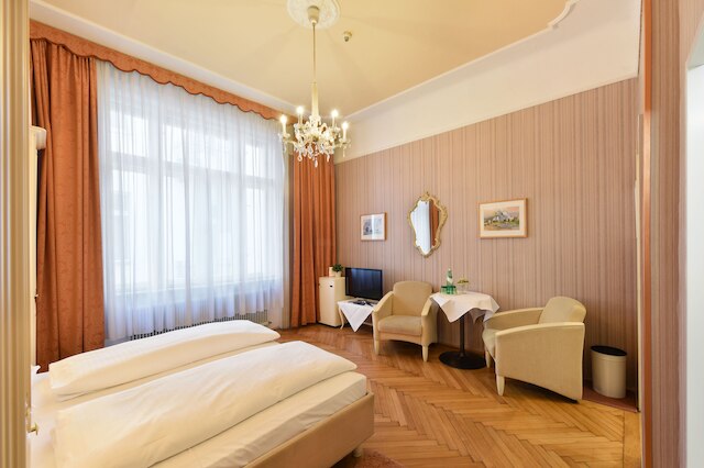 ホテル ペンション バロネッセ