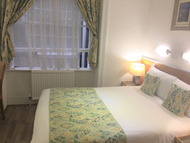 ファルコン ホテル