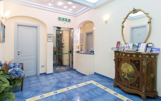 メウブレ カーサ マンニーニ