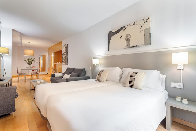 アスパシオス プラザ レアル アパートメンツ