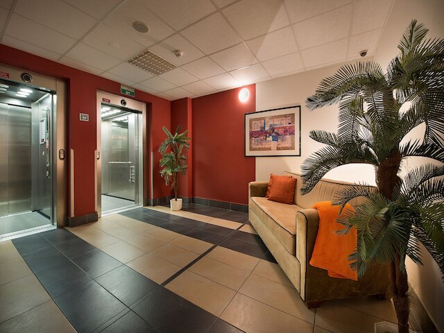 レジデンス エミー