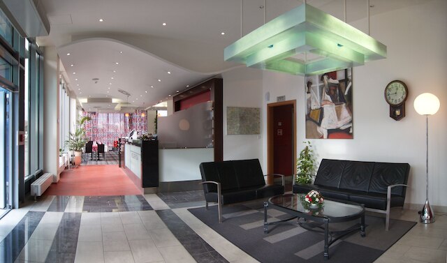 レジデンス エミー