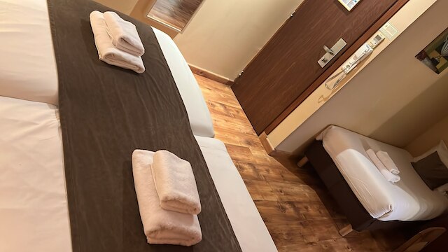 121 パリス ホテル