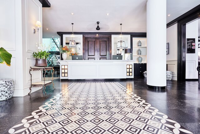 BYD ロフツ ブティックホテル & サービスアパートメント - パトンビーチ、プーケット