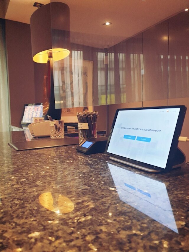 ホテル アム アウグスティーナープラッツ