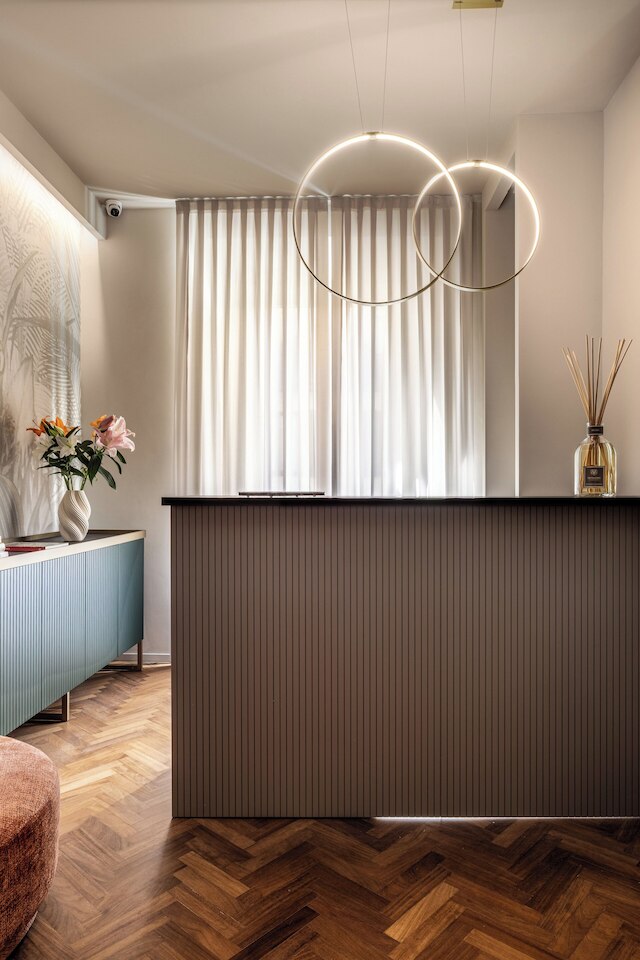 アラミス デラックス ルームズ