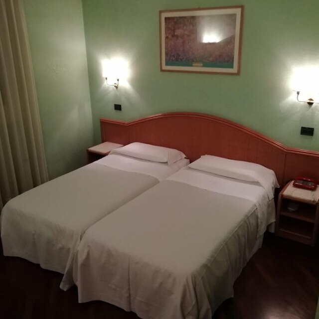 ミニ ホテル レ ヴィレ