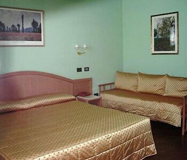 ミニ ホテル レ ヴィレ