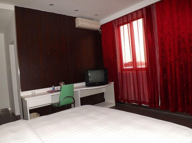 V8 ホテル シーラン ブランチ (微八酒店西朗分店)