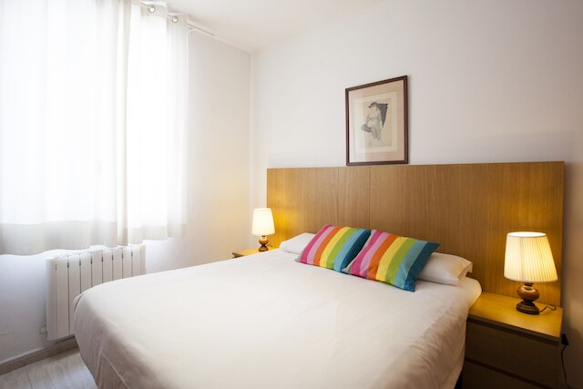 ラス ランブラス パサヘ バカルディ アパートメンツ