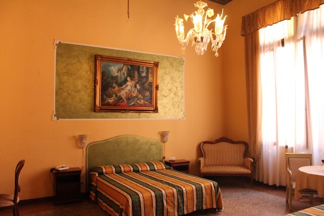 ライオン モロシーニ パレス