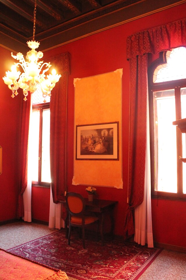 ライオン モロシーニ パレス