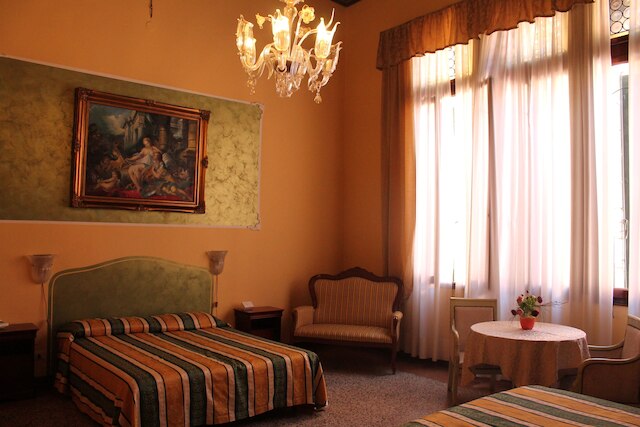 ライオン モロシーニ パレス