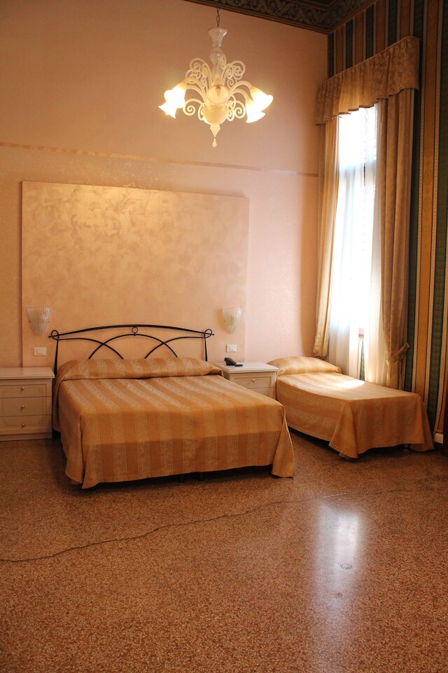 ライオン モロシーニ パレス