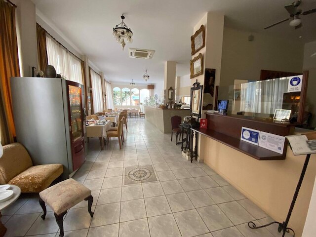 アダムズ ホテル