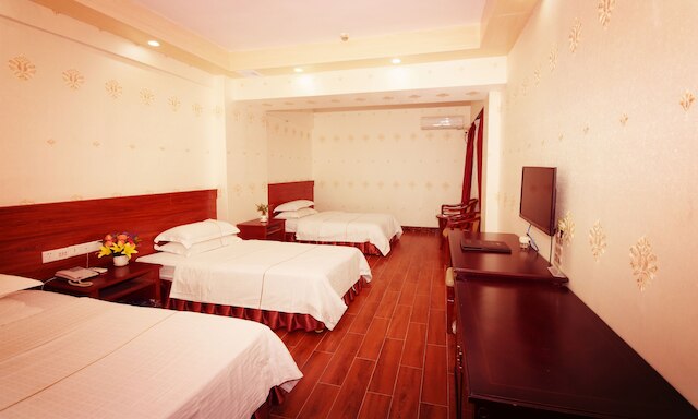 ジュンシャン ホテル (軍山酒店)