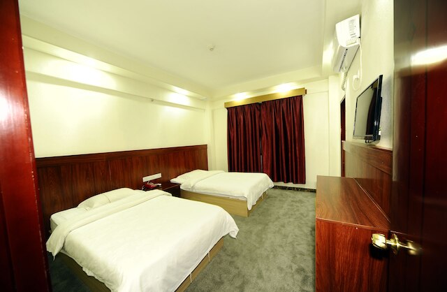 ジュンシャン ホテル (軍山酒店)