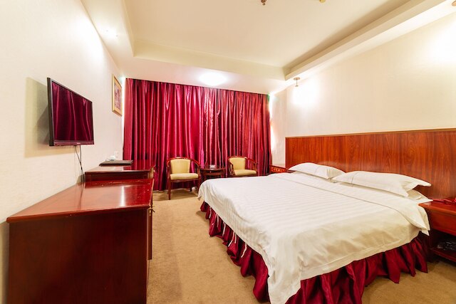 ジュンシャン ホテル (軍山酒店)