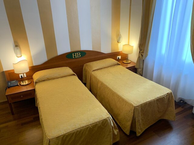 ホテル ボガート 2