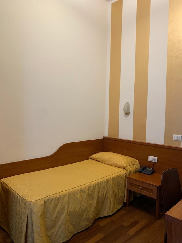 ホテル ボガート 2