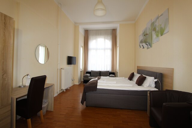 ホテル ペンション エレジア