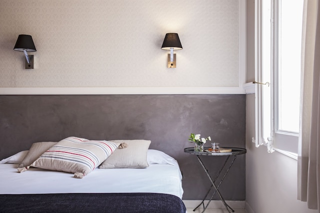 AINB B&B エイシンプル ムンタネル