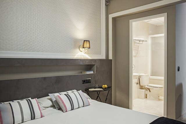 AINB B&B エイシンプル ムンタネル