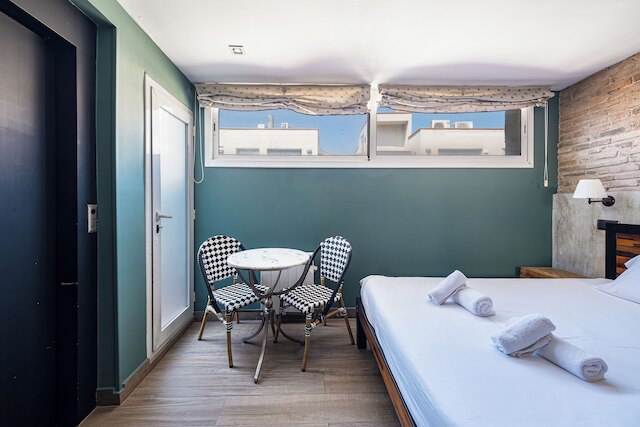 AINB ボーン ダマス アパートメンツ