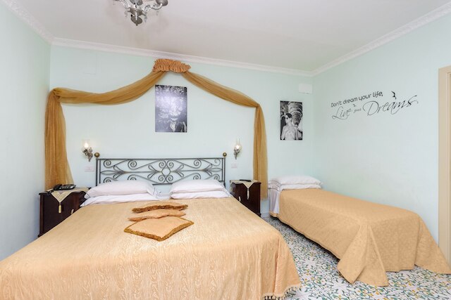 ホテル ボナディーズ