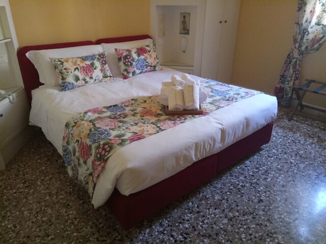 ロカンダ アイ サンティ アポストリ