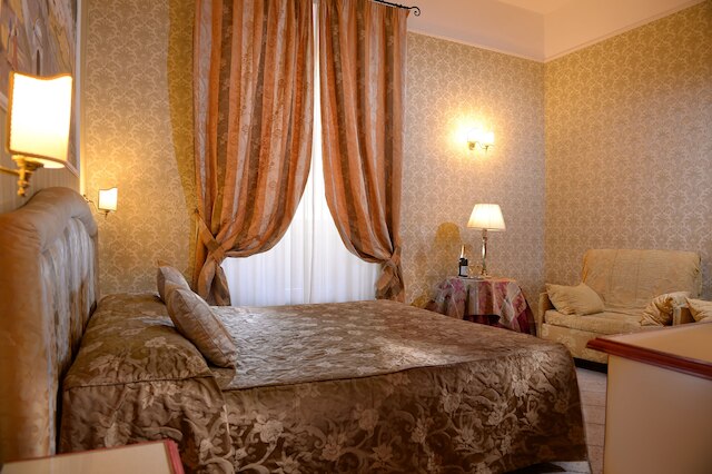 ホテル ゴールデン