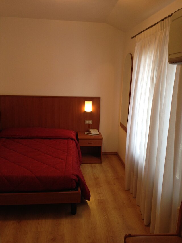 ホテル カプレーラ