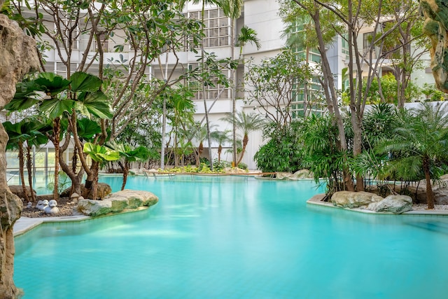 デュシット スイーツ ホテル ラチャダムリ バンコク