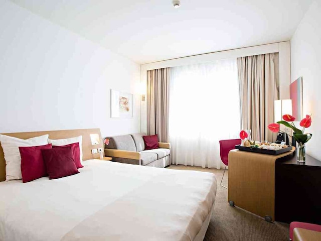 ホテル ノボテル サレルノ エスト アレチ