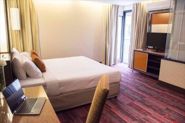 タンゴ ビブラント リビングホテル